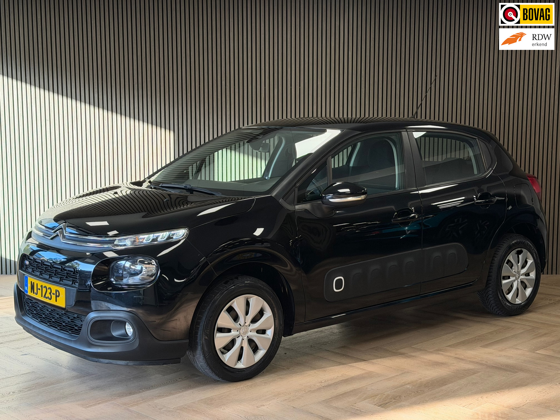 48347341-29.jpg