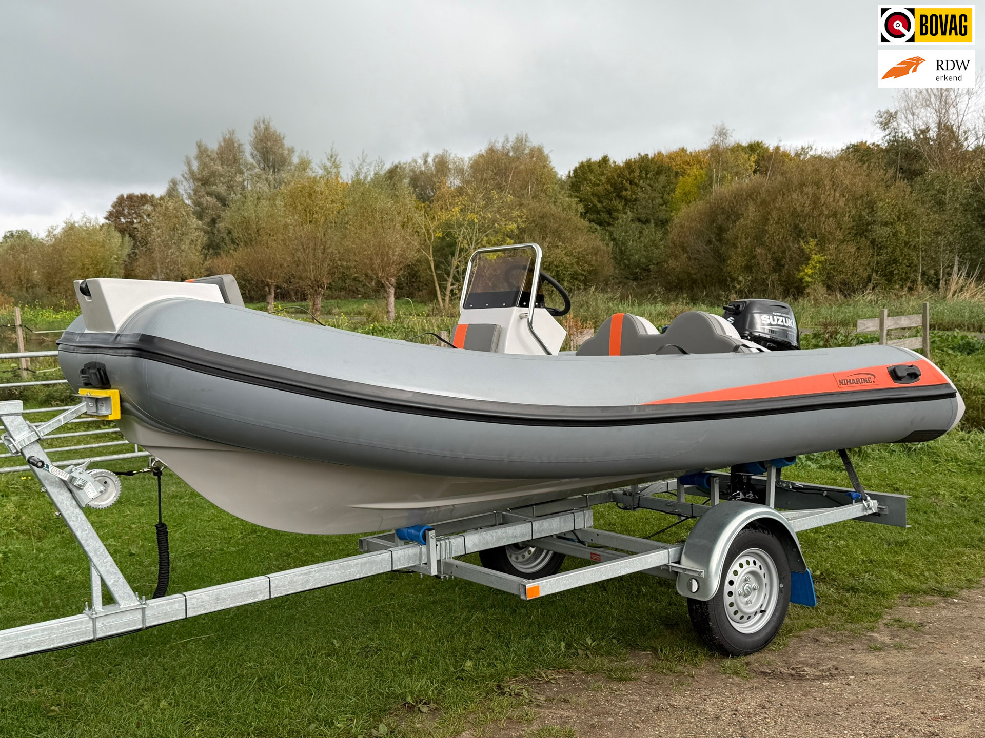 48400681-44.jpg