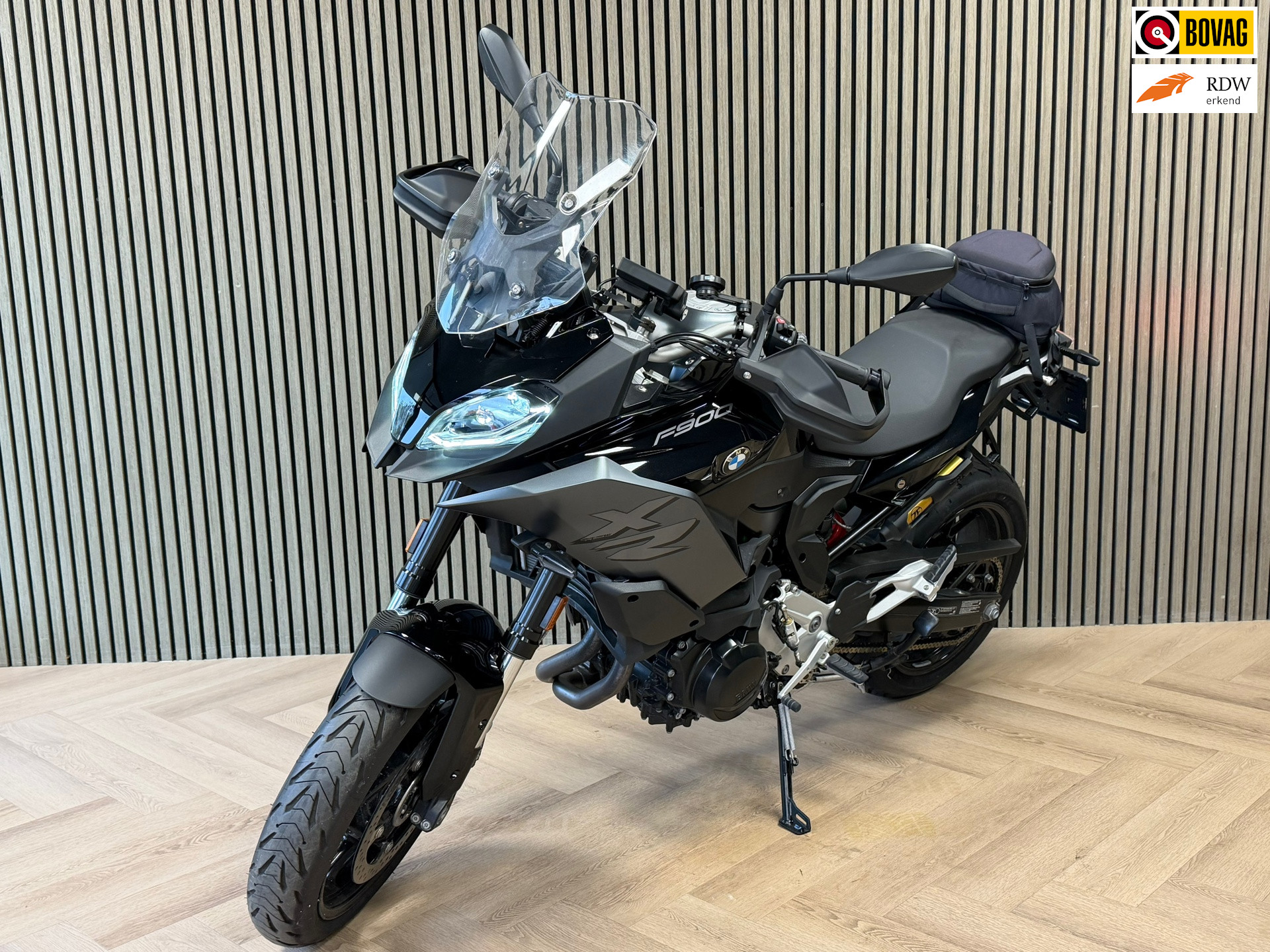 46502761-43.jpg